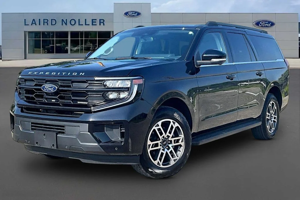 2026 Ford Expedition Active MAX 4x4's photo