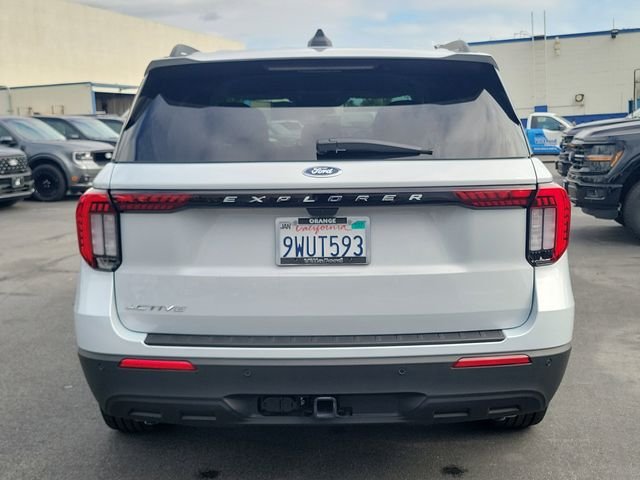 Used 2026 Space White Metallic Ford Active image 23