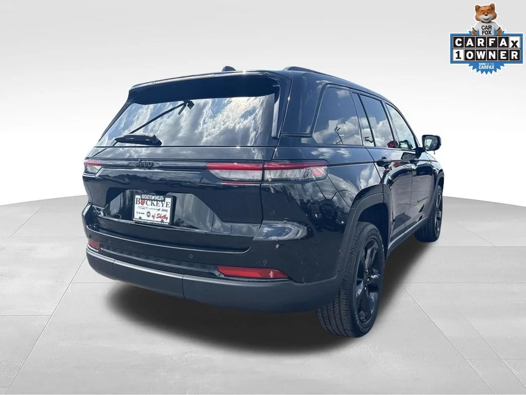 Used 2023 Black Jeep Altitude X image 3