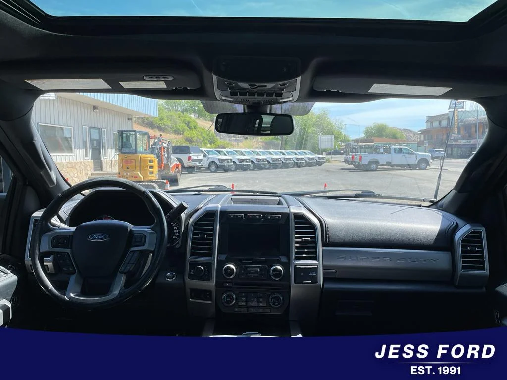 Used 2018 Magnetic Ford Platinum image 18