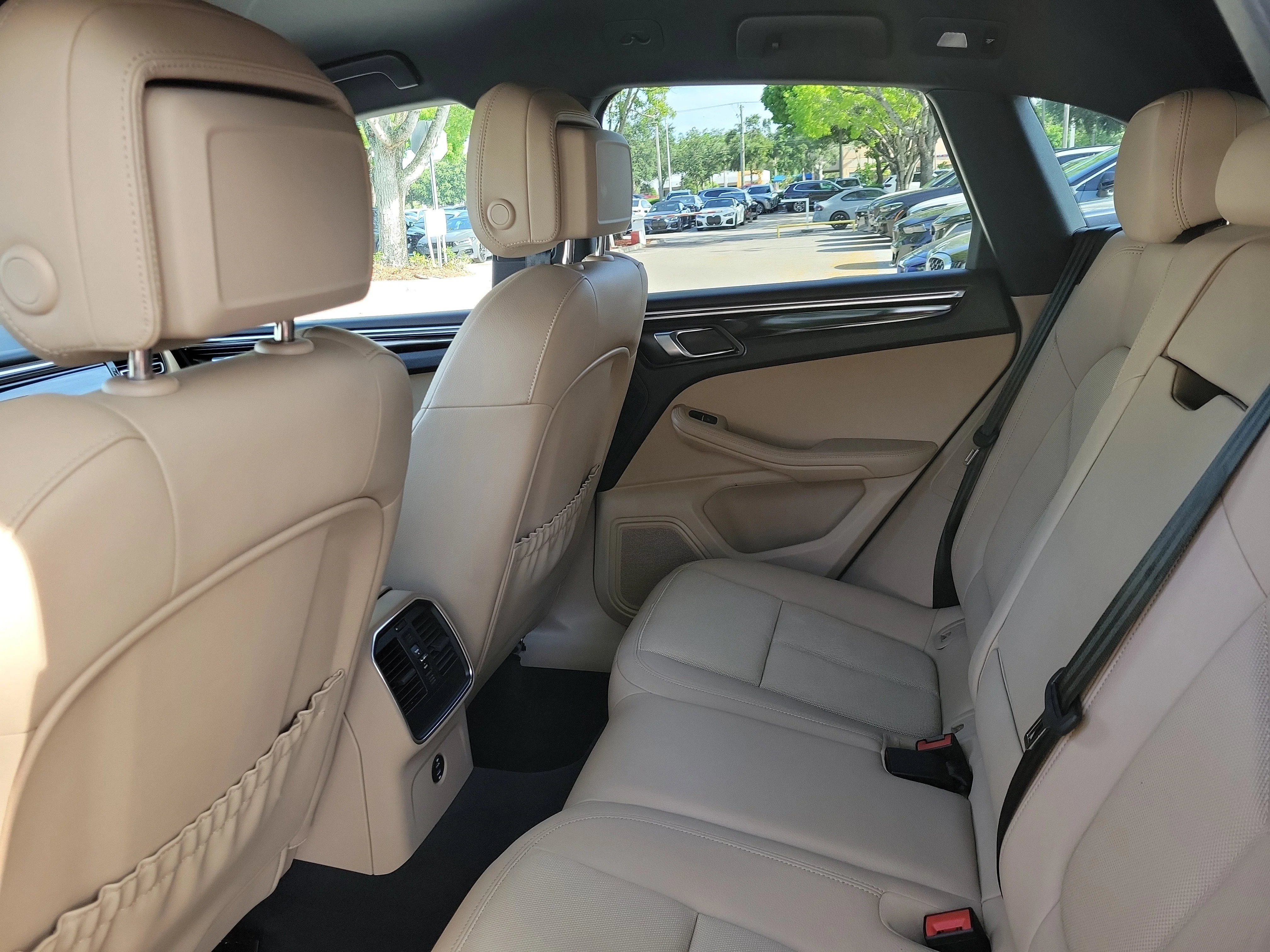 2024 Porsche Macan S - Photo 9