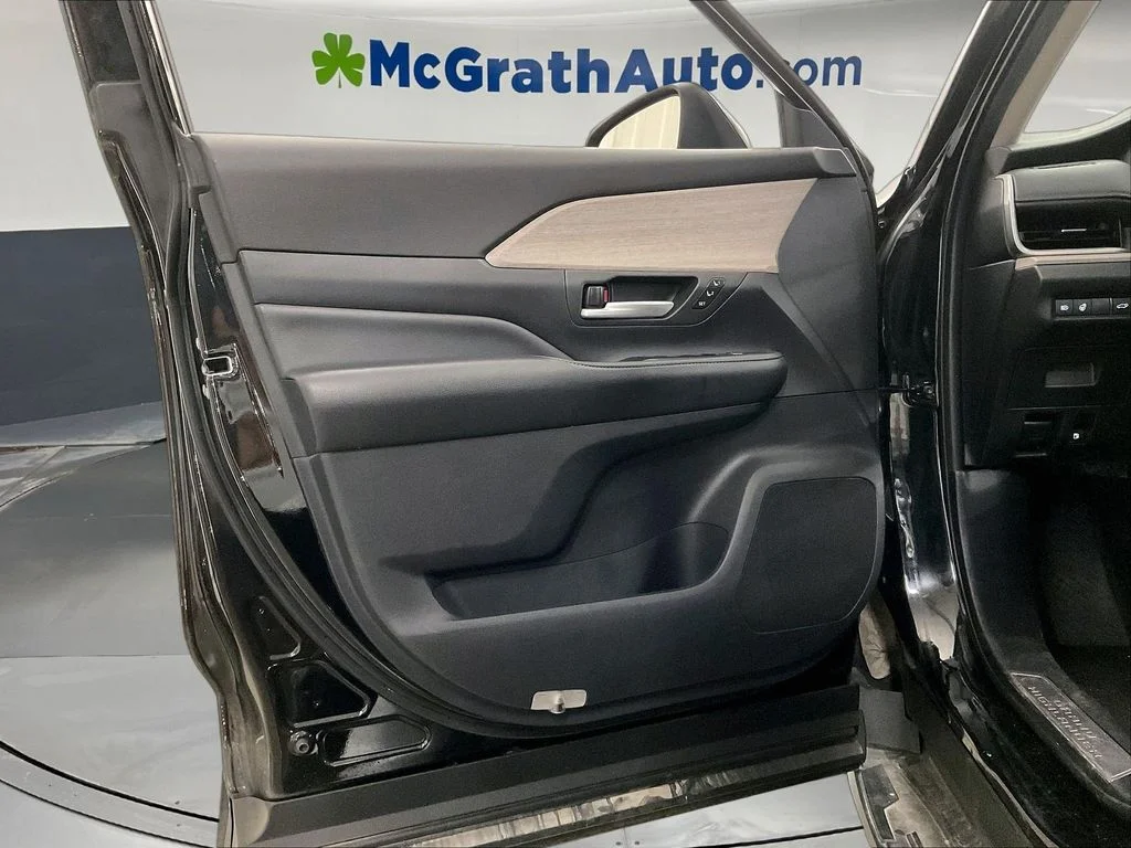 Used 2024 Black Toyota Platinum image 28