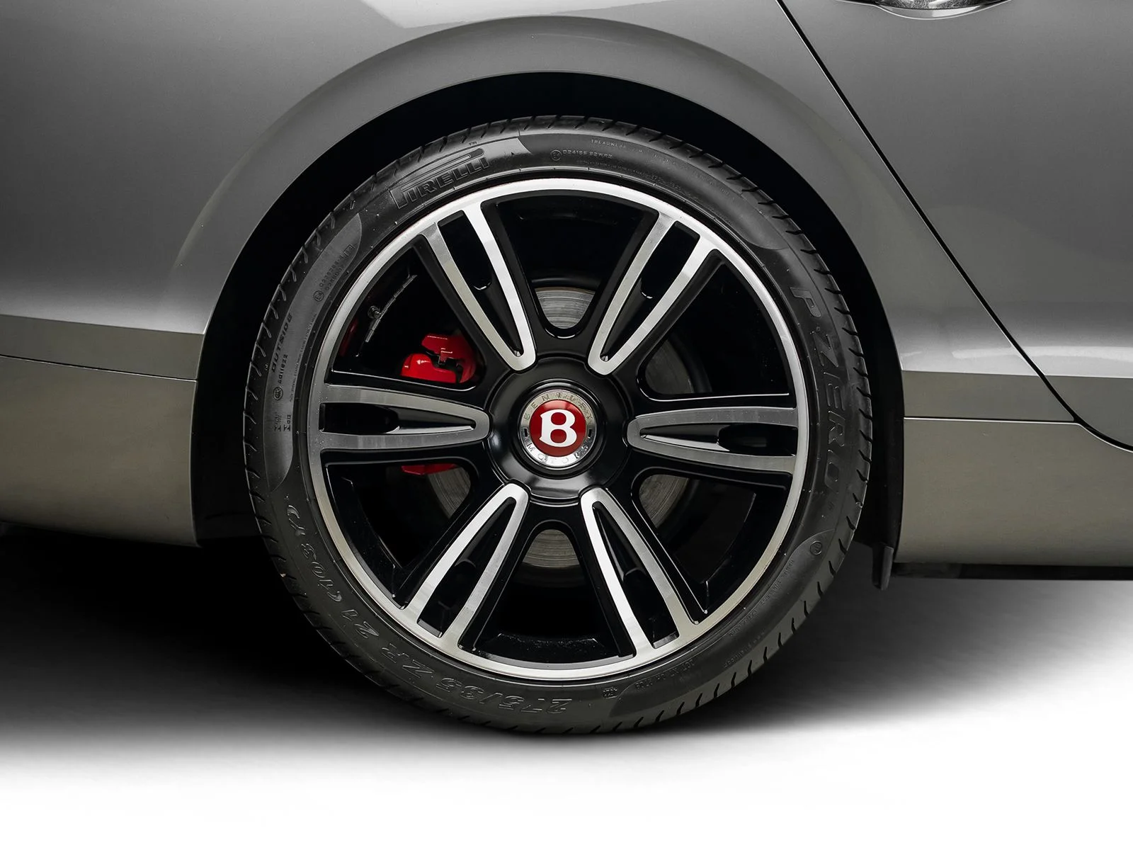 Used 2017 Black Bentley V8 S image 31