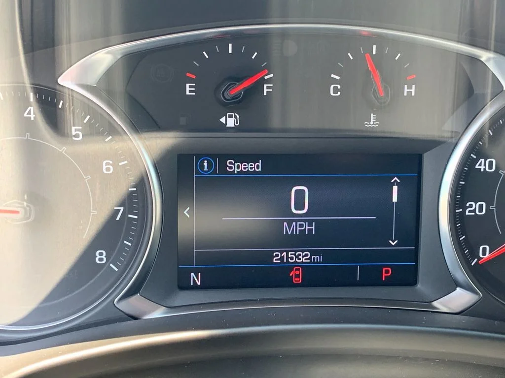 Used 2024 Silver GMC SLE image 29