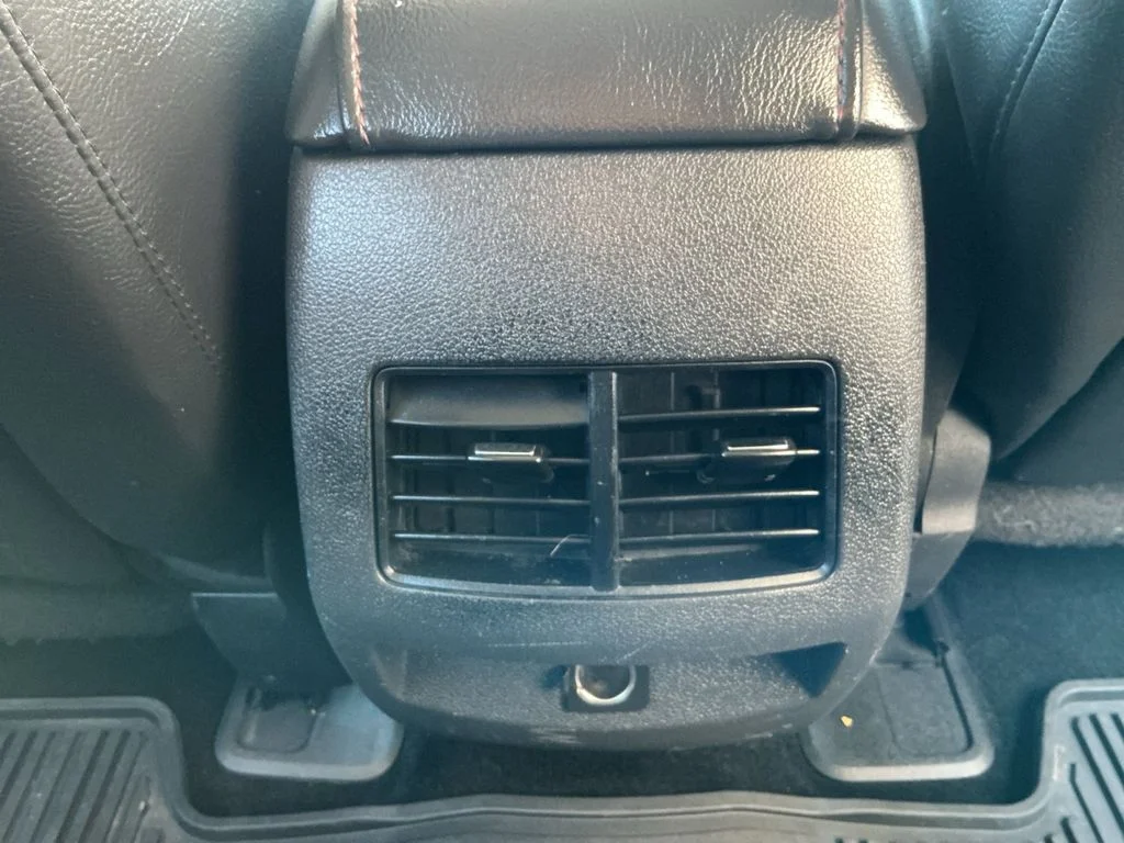 Used 2011 White Ford Limited image 27