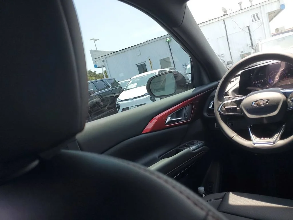 New 2026 Polar White Tricoat Chevrolet Z71 image 15