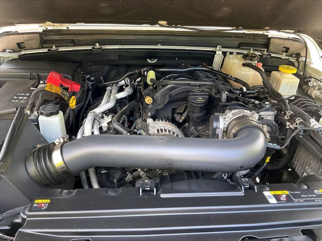 Used 2022 White Jeep Overland image 29