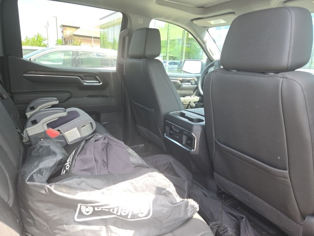 Used 2024 Black GMC SLT image 4