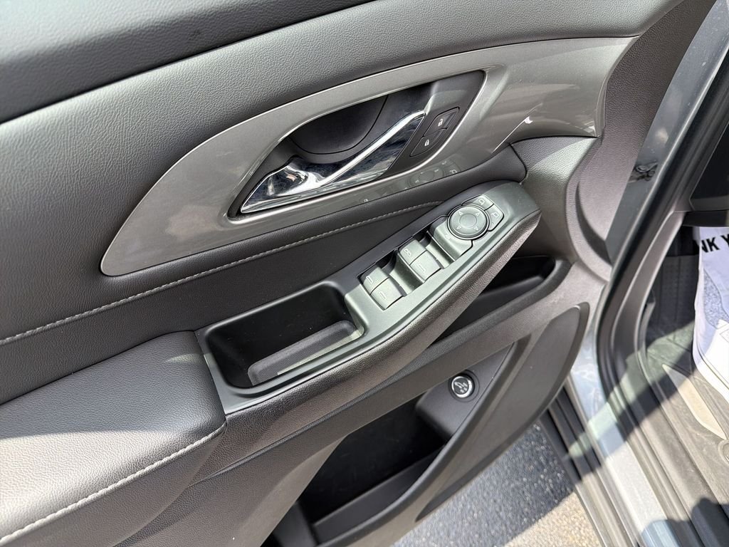 Used 2023 Gray Chevrolet LT image 19