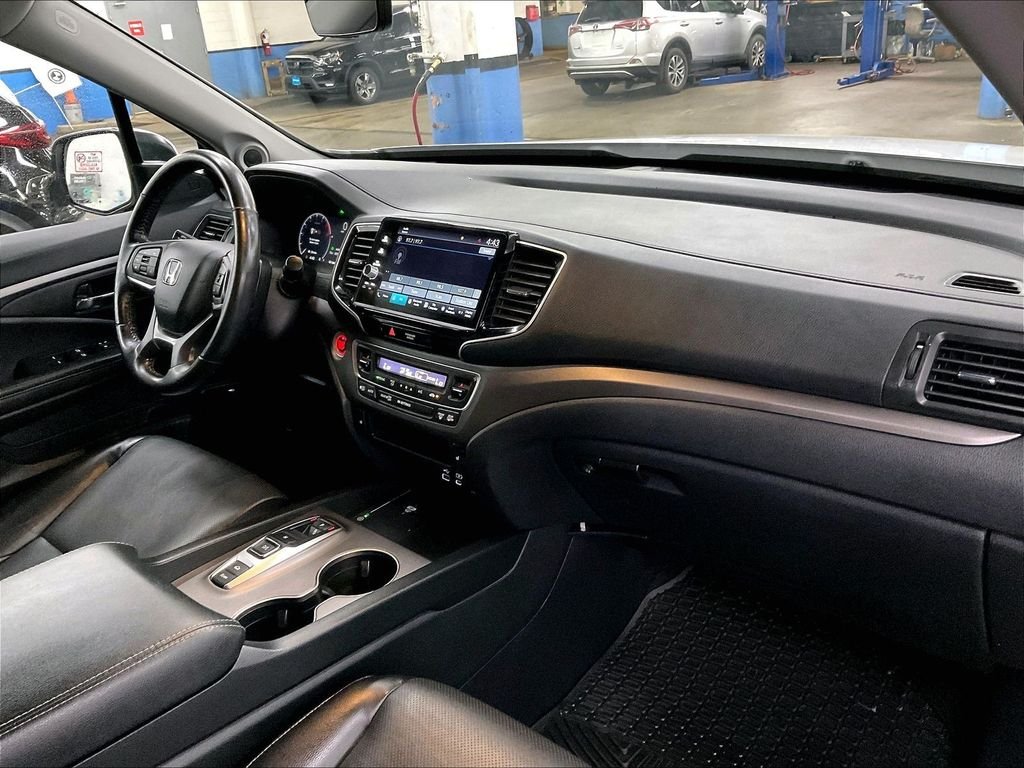 Used 2024 White Honda RTL image 14