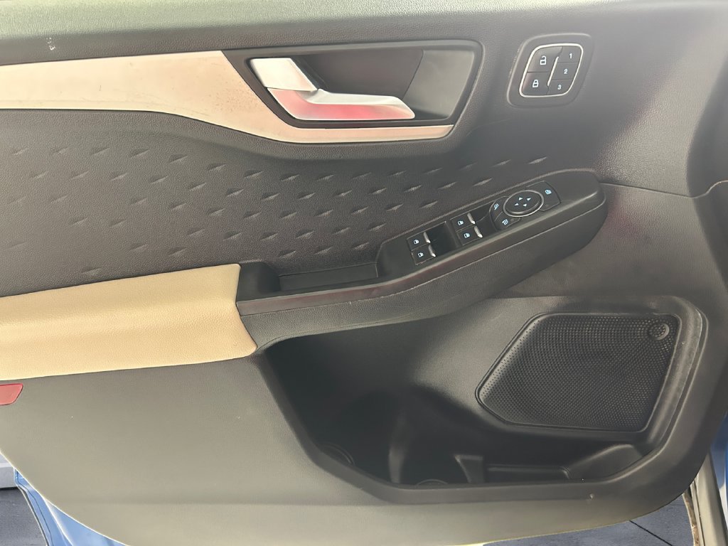 Used 2020 Blue Ford SEL image 12