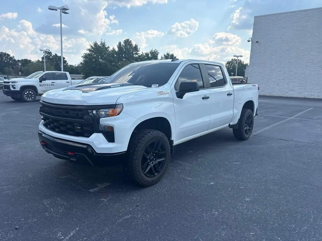 Used 2024 Summit White Chevrolet Custom Trail Boss image 8