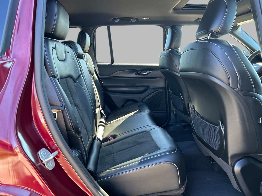 Used 2023 Red Jeep Altitude X image 16