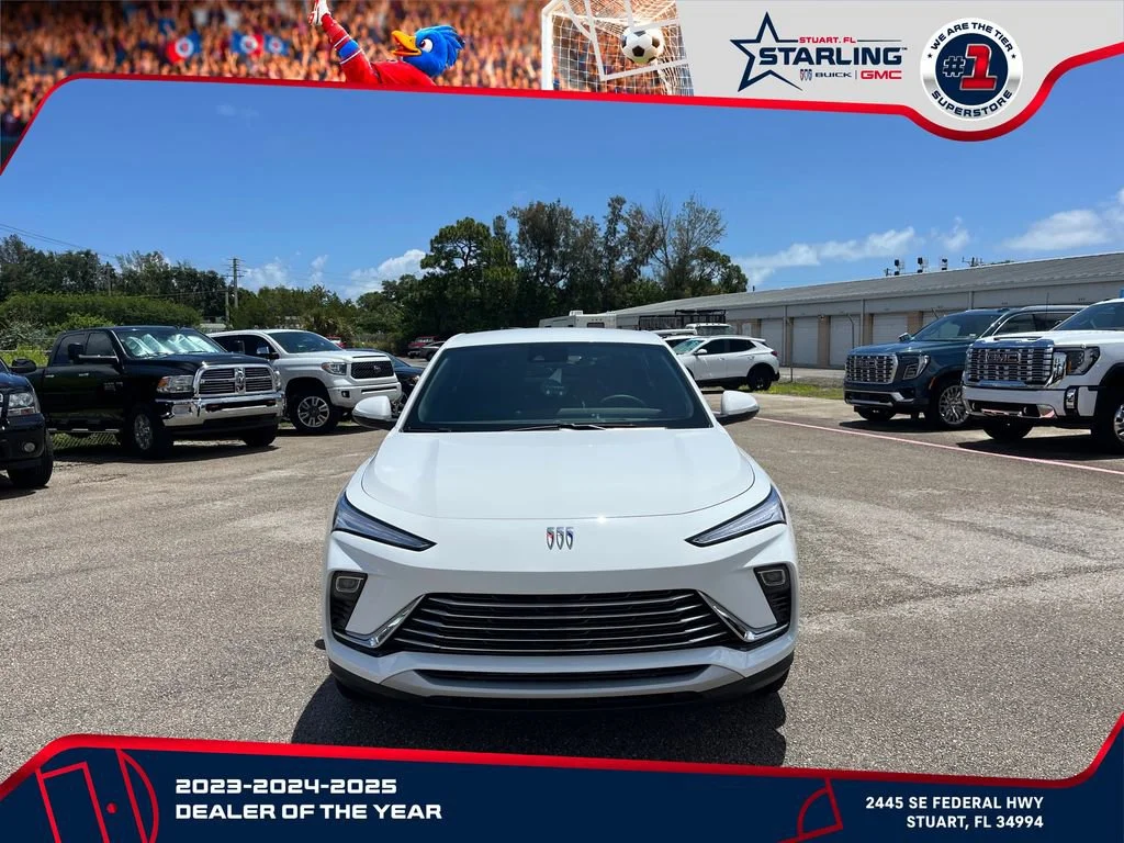 Used 2025 Summit White Buick Preferred image 3