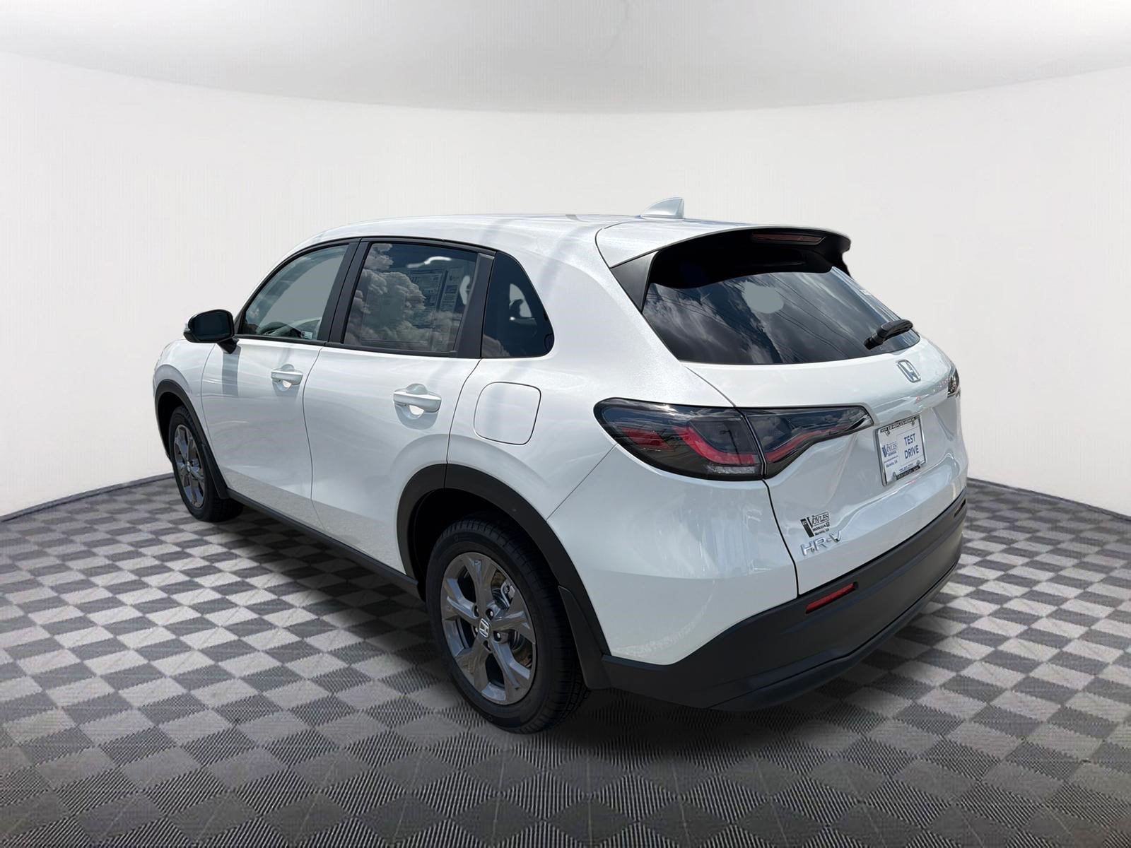 New 2027 Platinum White Pearl Honda LX image 5