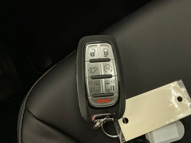 2026 Chrysler Pacifica Select - Photo 27