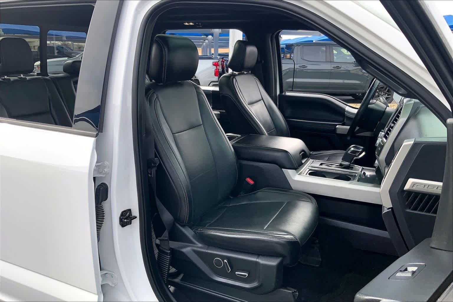 Used 2017 Oxford White Ford Lariat image 8