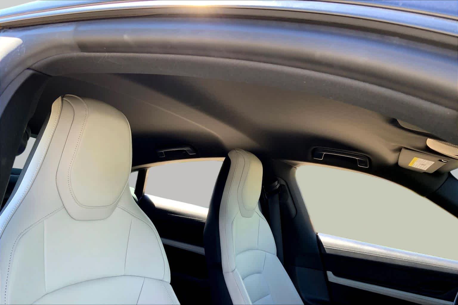 Used 2022 Black Porsche  image 12