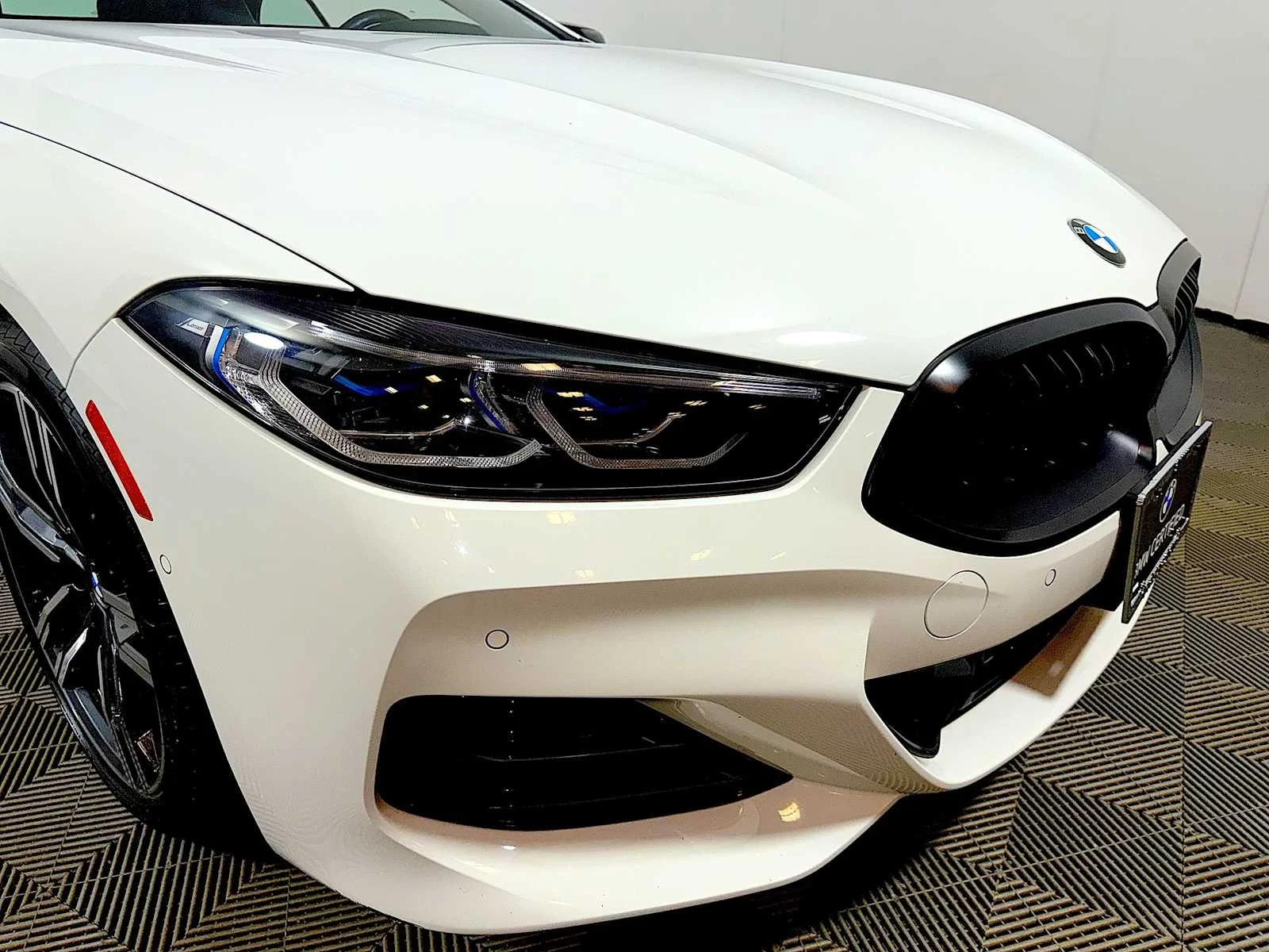2024 BMW 8 Series M850i - Photo 27