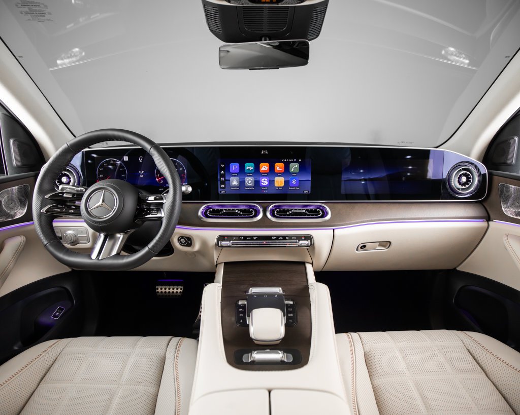 New 2027 Polar White Mercedes-Benz GLS 450 image 7