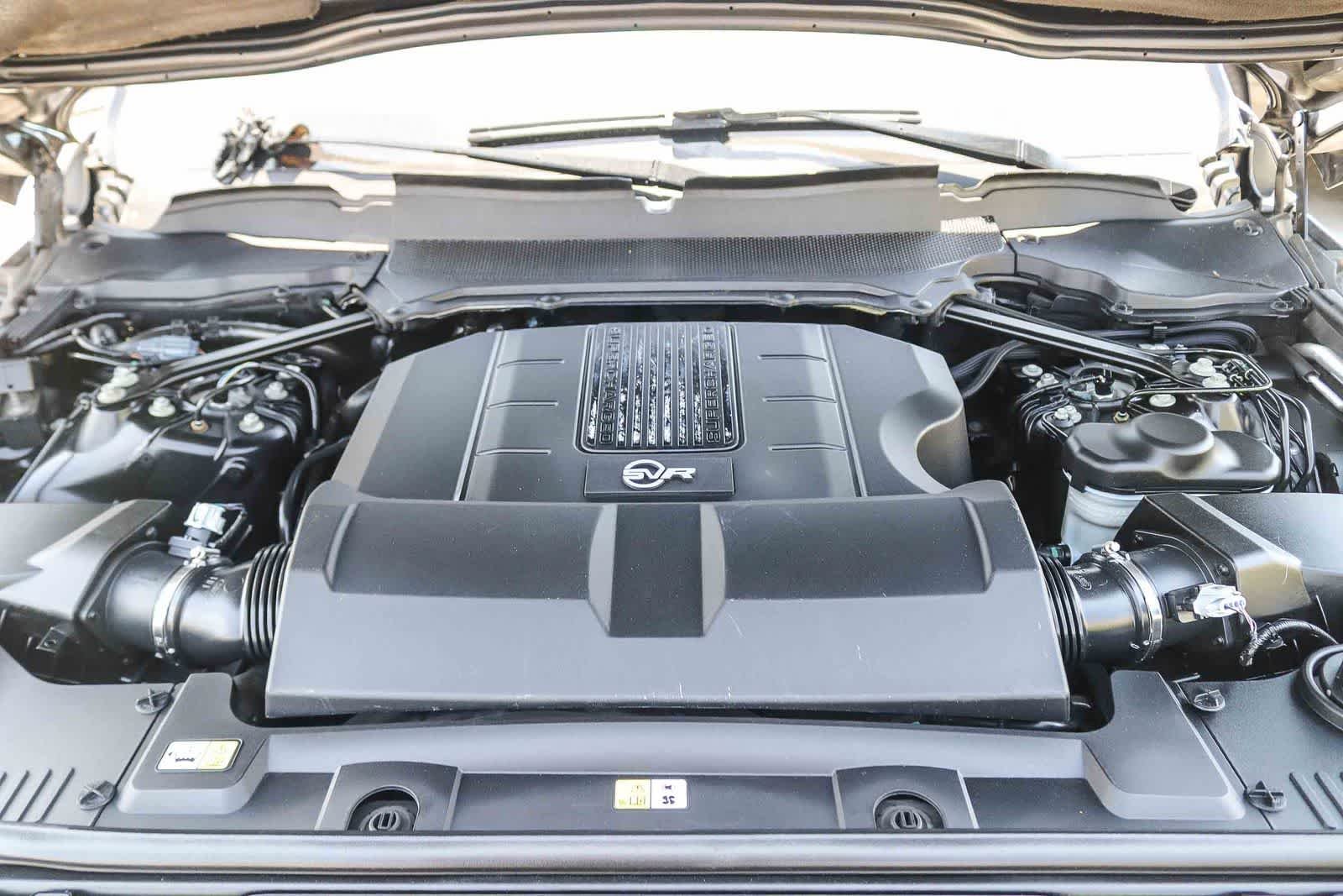 Used 2017 Black Land Rover SVR image 29