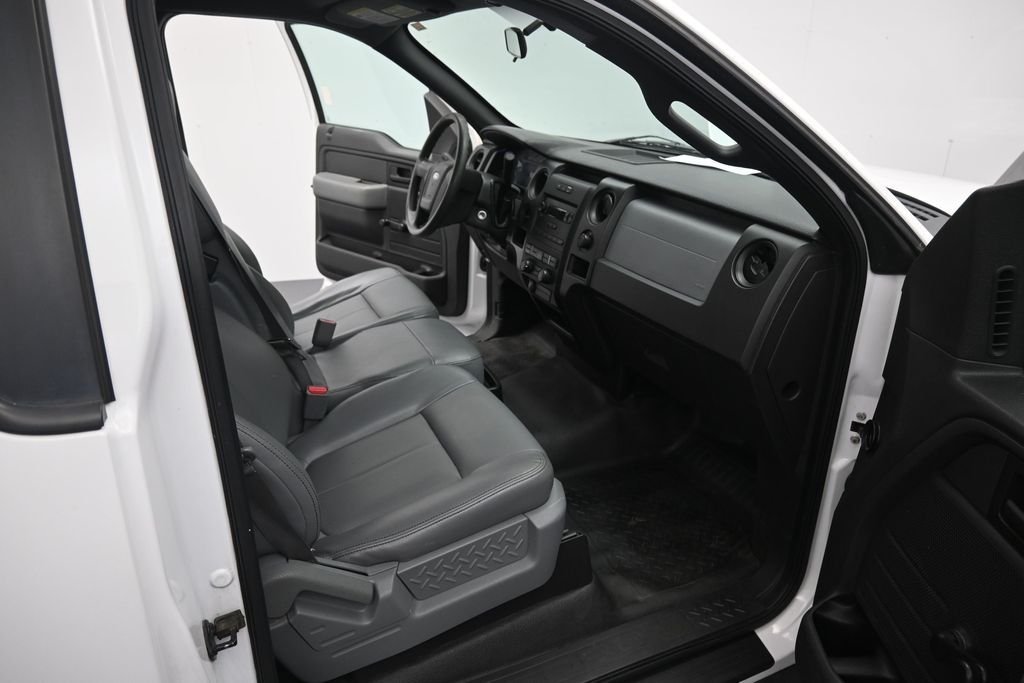 Used 2013 Oxford White Ford XL image 22