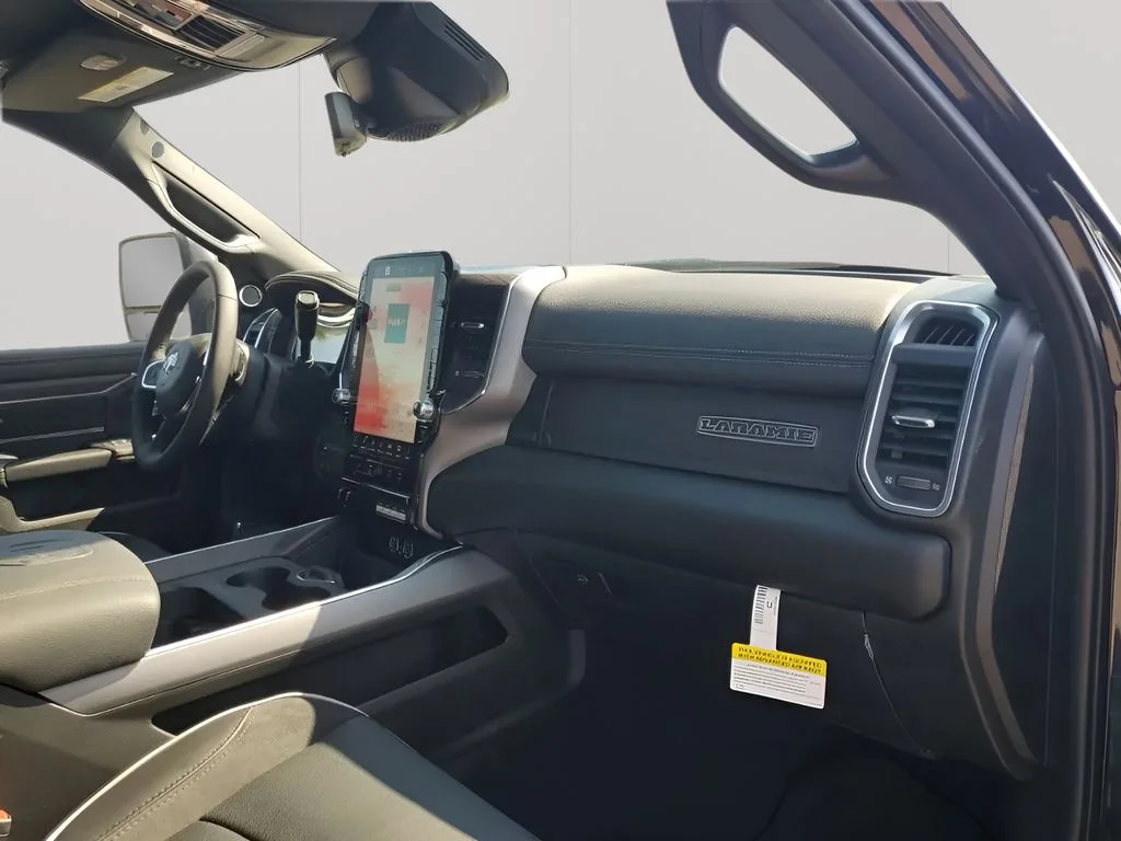 2025 RAM 2500 Laramie - Photo 32