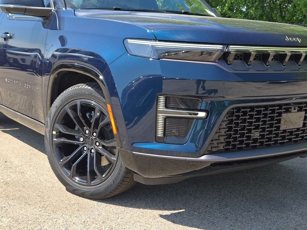 New 2026 Fathom Blue Pearl-Coat Exterior Paint (Late Availability) Jeep Summit Reserve image 3