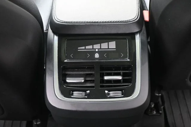Used 2023 Black Volvo B6 Core image 31