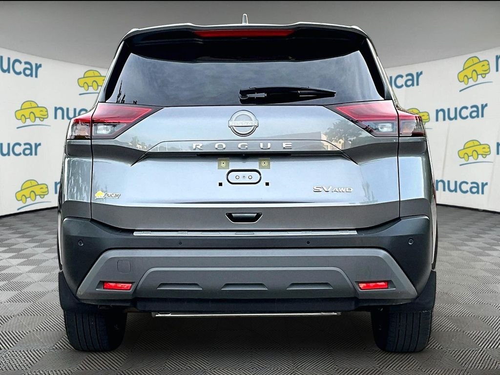 Used 2023 Gray Nissan SV image 5