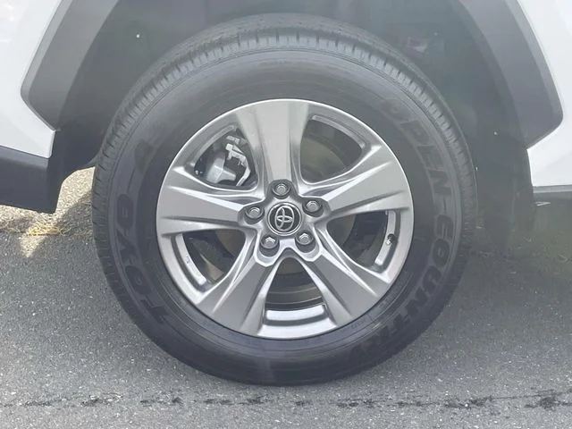 Certified Used 2025 Ice Toyota XLE image 7