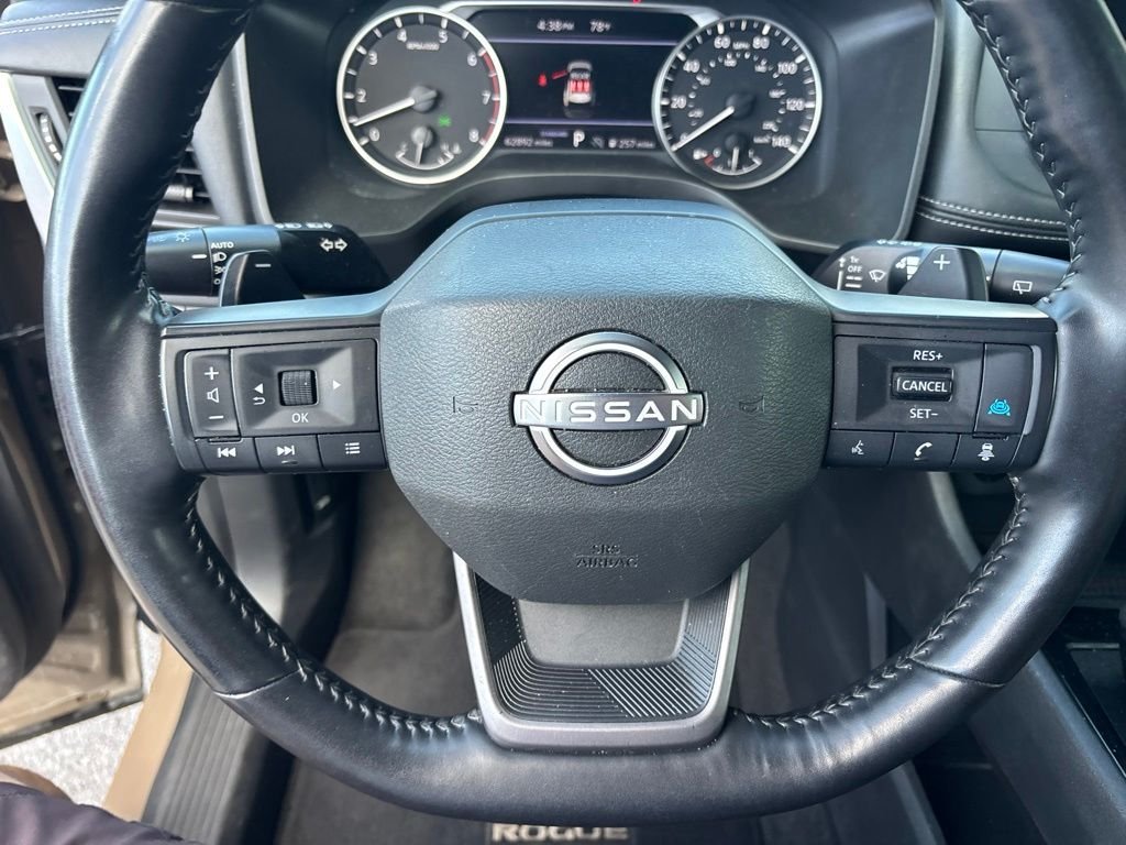 Certified Used 2025 Beige/tan Nissan SV image 13