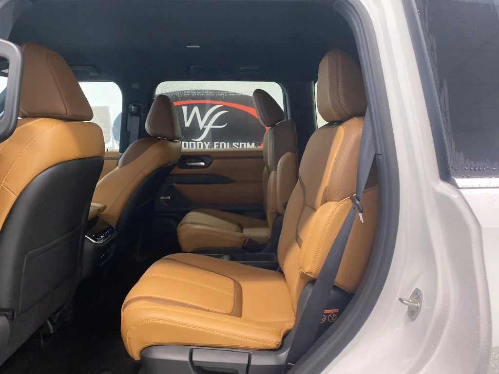 New 2026 Aspen White TriCoat Nissan SL image 16