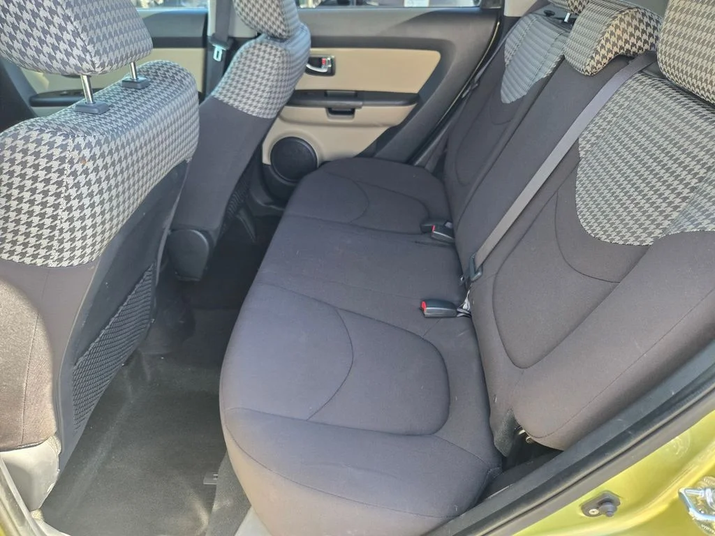 Used 2013 Green Kia Exclaim image 12