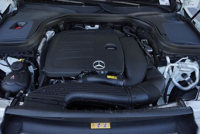 Certified Used 2023  Mercedes-Benz GLC 300 Coupe image 36