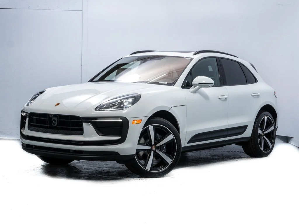 2026 Porsche Macan -'s photo