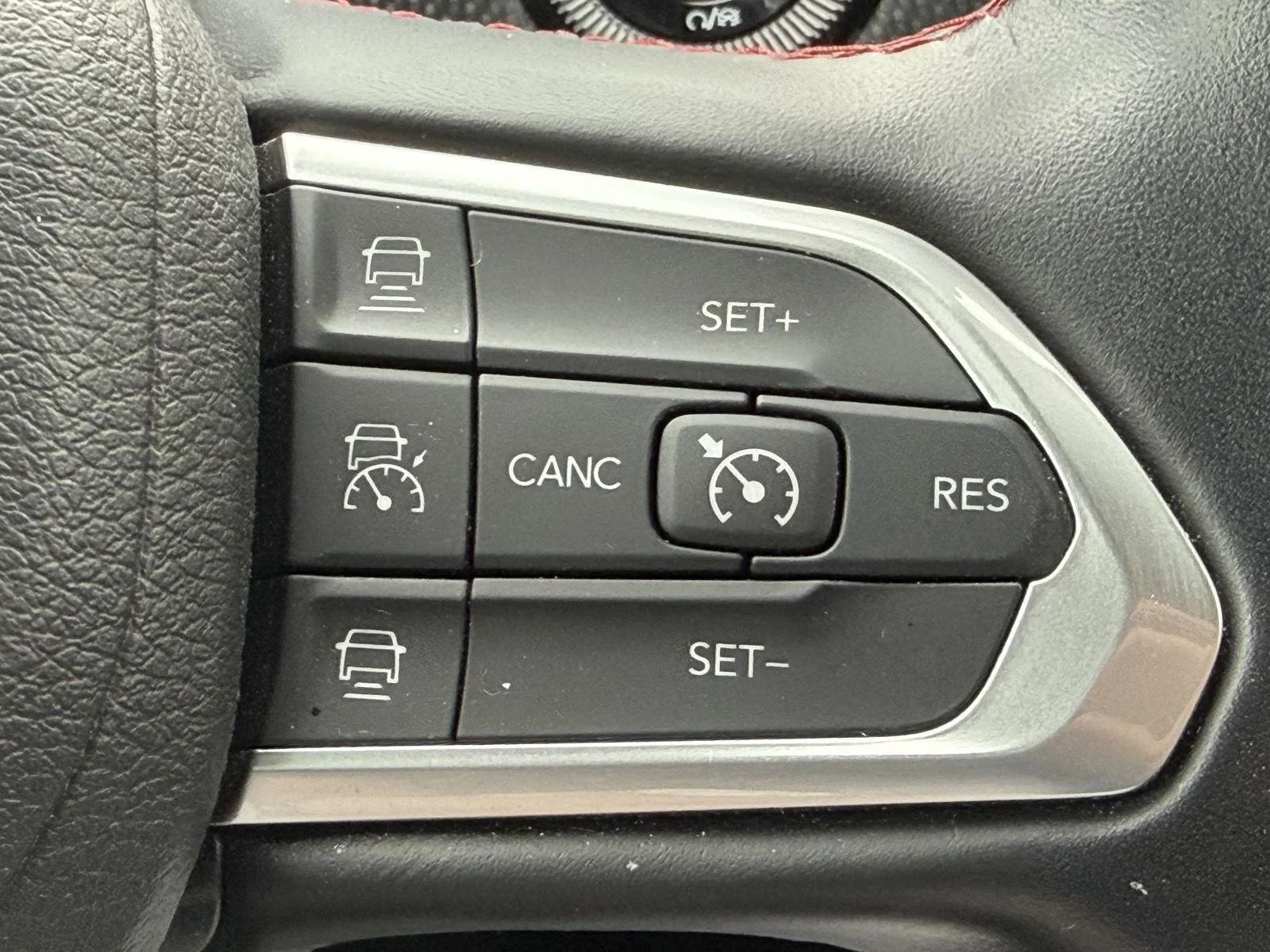 Used 2022 Bright White Clearcoat Jeep Trailhawk image 9