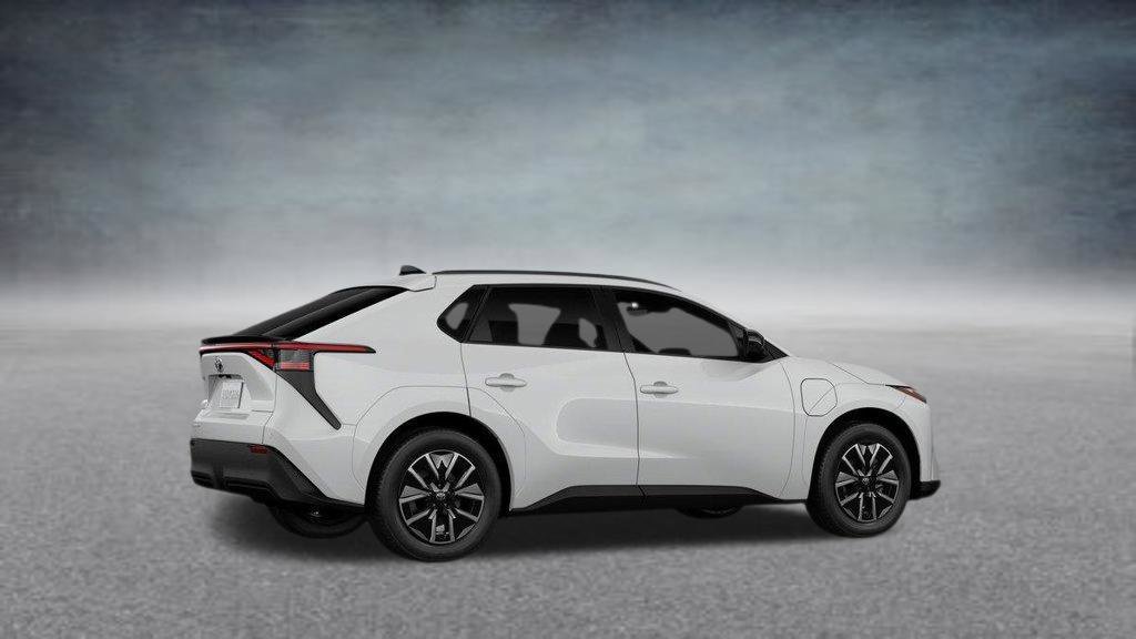 New 2026 Wind Chill Pearl <sup>1</sup> Toyota  XLE image 39