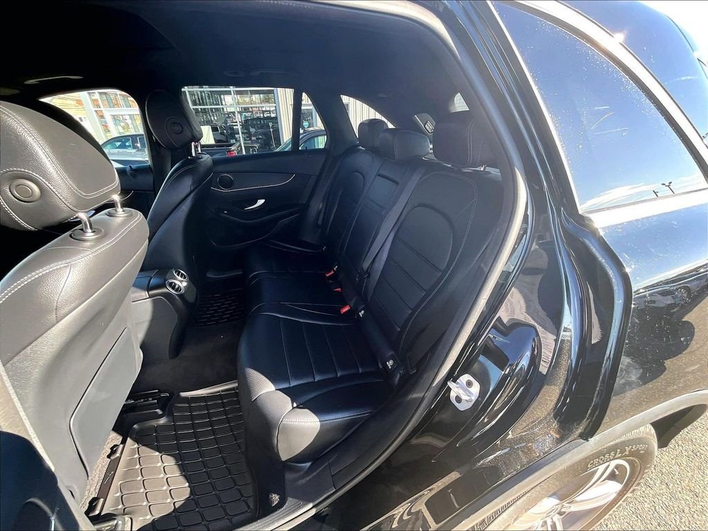 Used 2022 Black Mercedes-Benz GLC 300 image 15