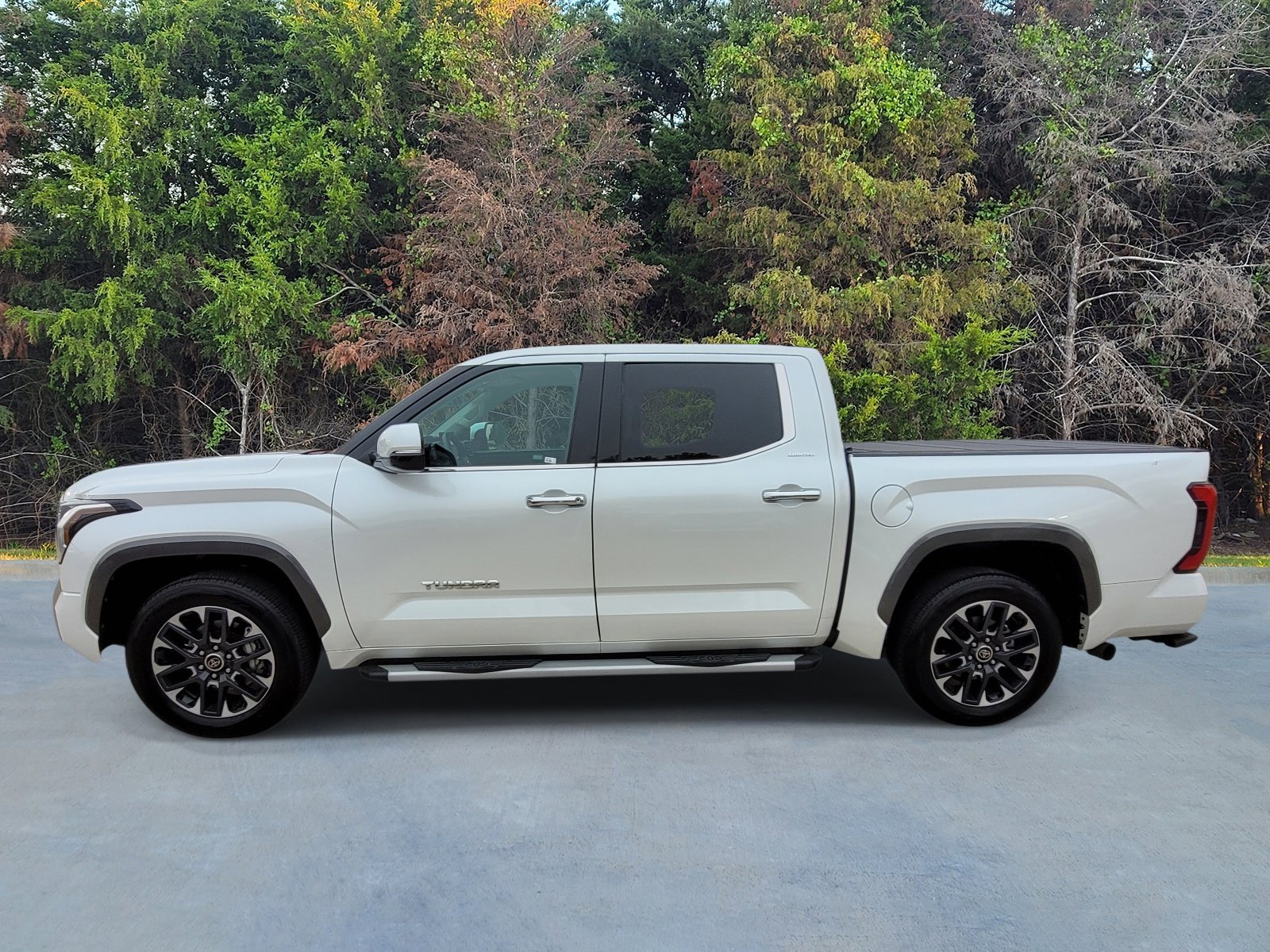 Used 2022 Pearl Toyota Limited image 21