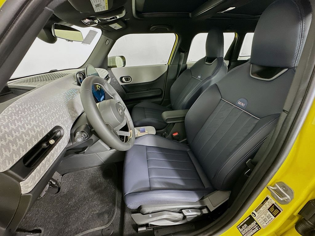Used 2025 Yellow MINI Signature Plus image 16
