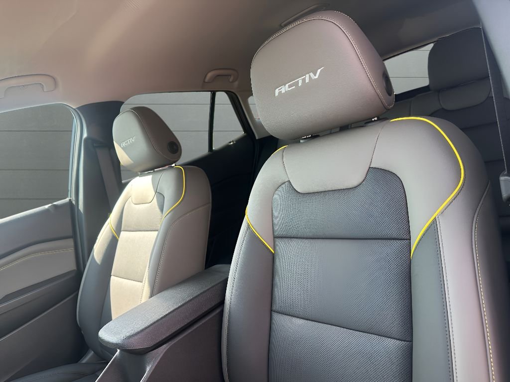 New 2026 Mosaic Black Metallic Chevrolet ACTIV image 20