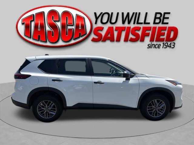 Used 2024 White Nissan S image 5
