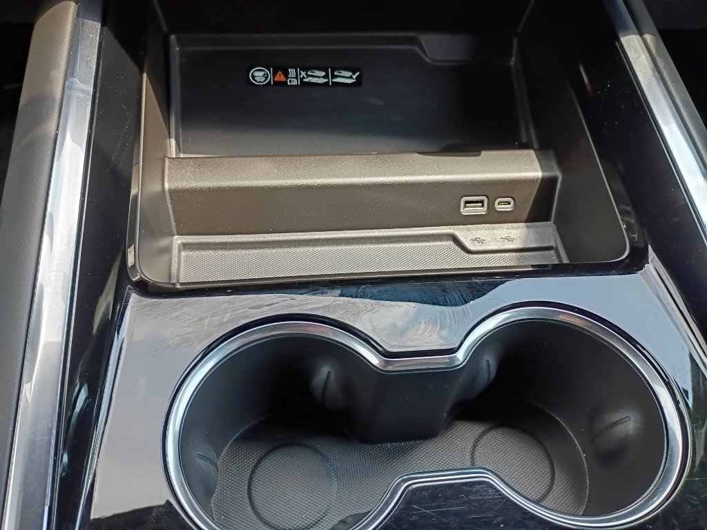 Used 2025 Gray Chevrolet Z71 image 34