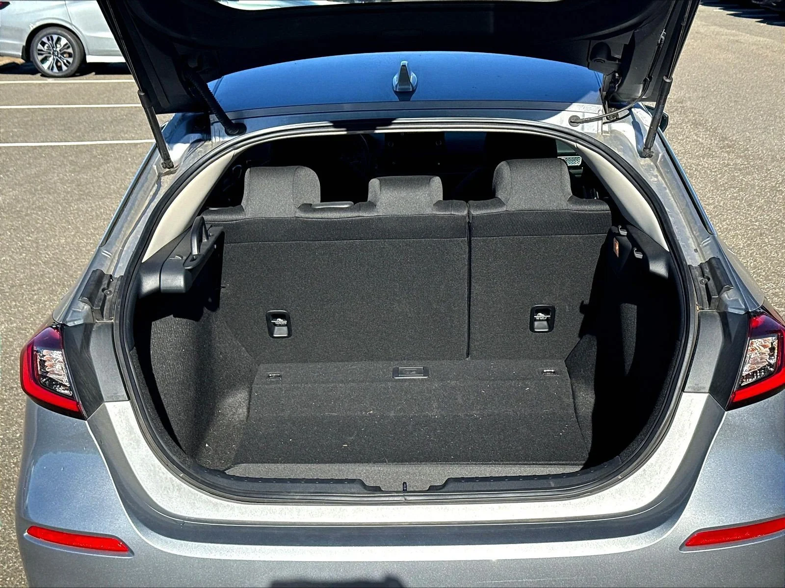 Used 2024 Lunar Silver Metallic Honda LX image 7