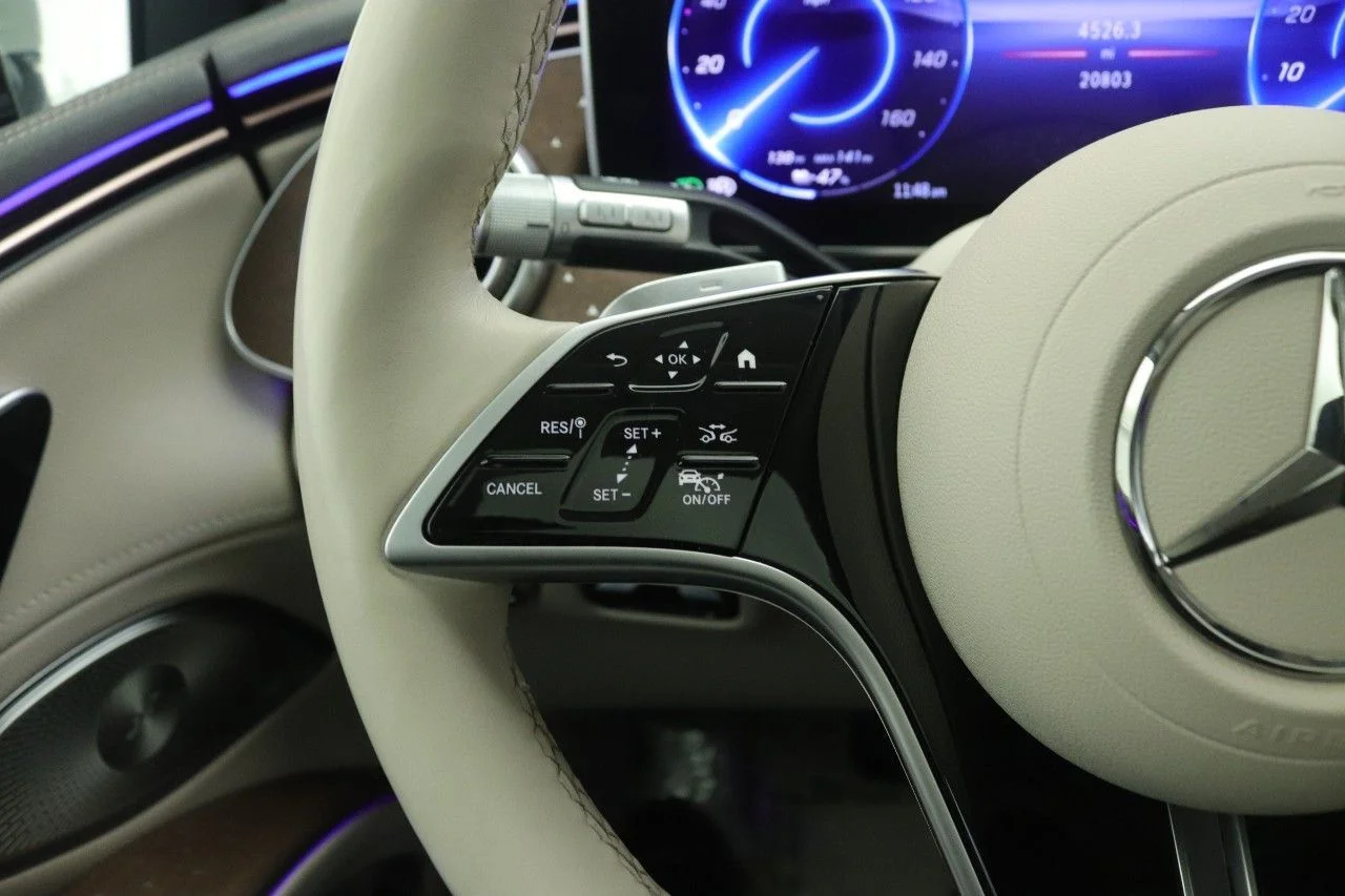Certified Used 2023 White Mercedes-Benz 450 Premium Trim image 10