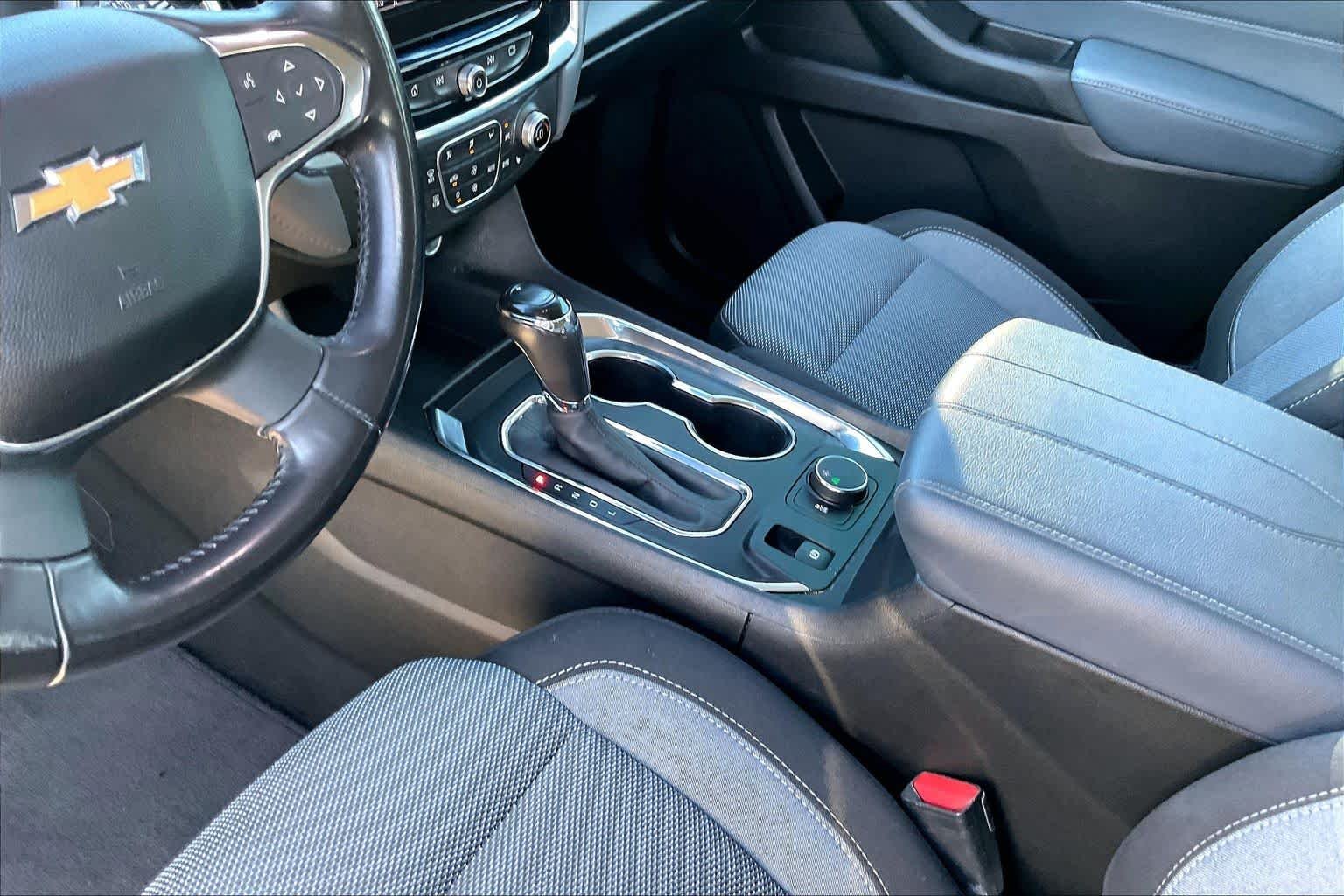 Used 2019 Summit White Chevrolet LT Cloth image 16
