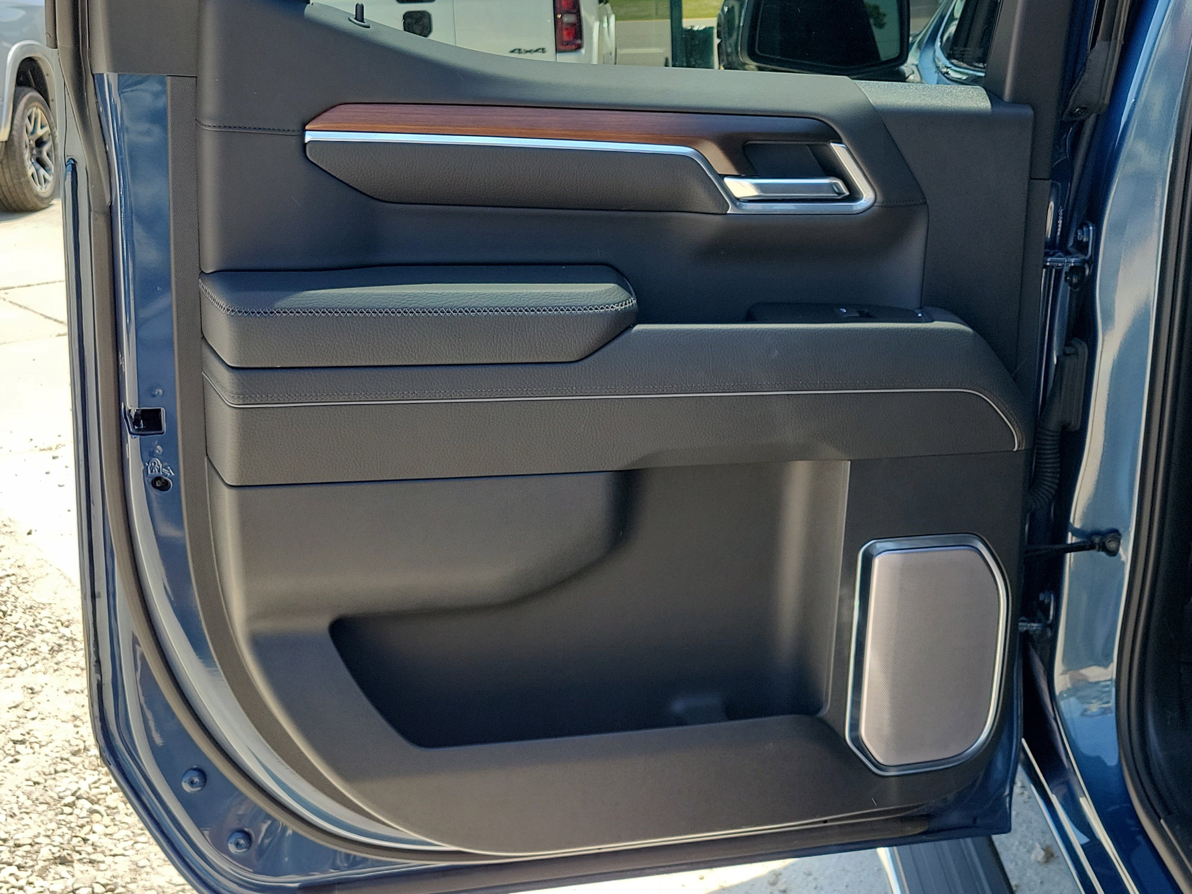 Used 2025 Downpour Metallic GMC Denali image 12