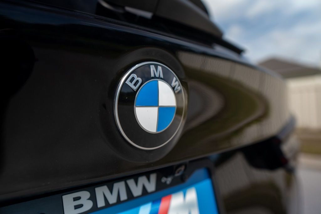 Used 2024 Black Sapphire Metallic BMW xDrive30i image 7