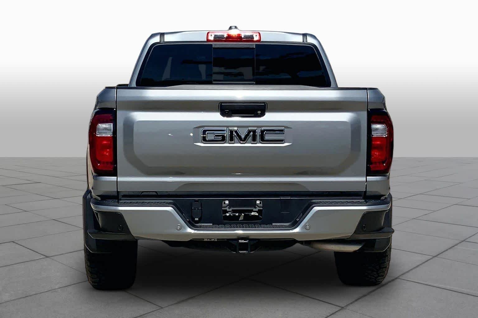 Used 2025 Sterling Metallic GMC 4WD AT4 image 5